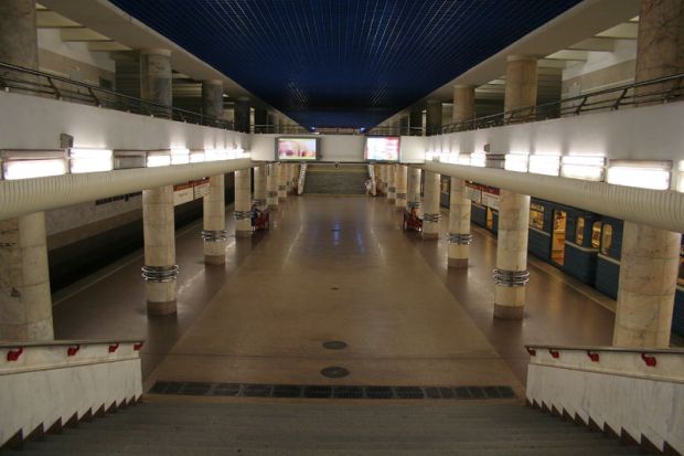 16_Belarus_-Minsk_Metro_in_2010_-_Mogilevskaya_Platform_A.Savin