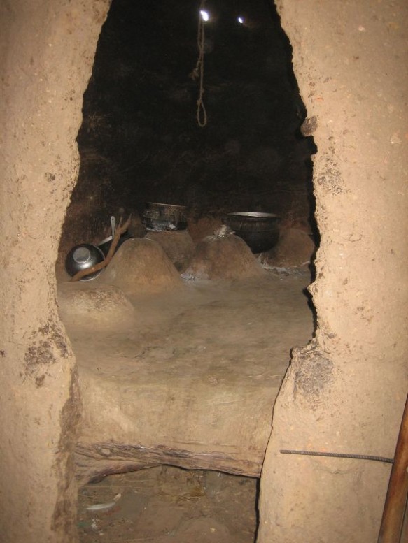 19.Benin_Tata_Somba_kitchen_photo_Erik_Kristensen