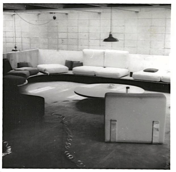 24.Brazil_residencia-jose roberto-filippelli_ruy_ohtake_living-area_post-party