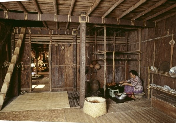 25.Brunei-Longhouse_interior_cooking