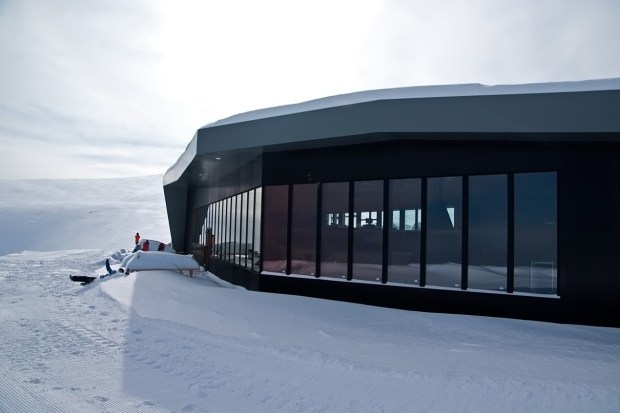 3LHD_185_Ski_Restaurant_Radusa_photo_02