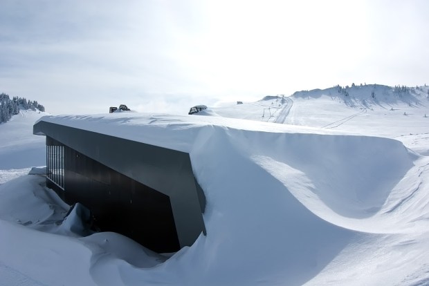 3LHD_185_Ski_Restaurant_Radusa_photo_04