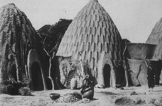 30.Cameroon_musgum-mud-house_historic image_DB_10