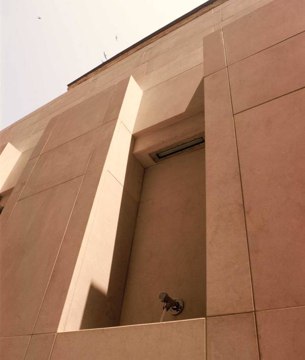 43_Croatia_public-lavatory_Nenad-Fabijanic_drinking-fountain-niche