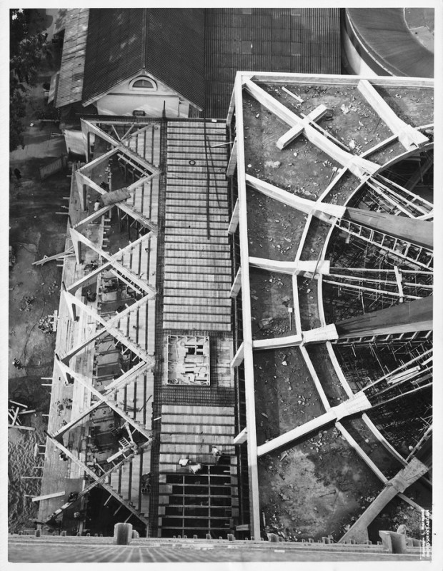 Chantier à Abidjan (1964 Henri Chomette)